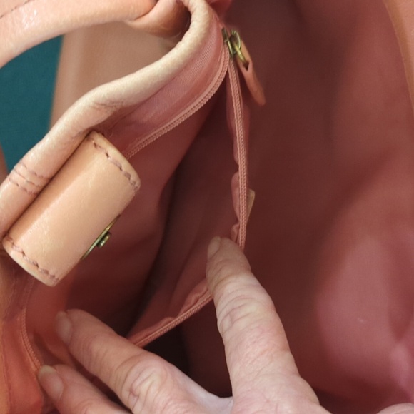 Soprano Peach Soft leather Large Shoulder/ Tote bag - Picture 8 of 11